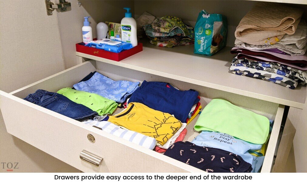 Wardrobe drawer